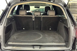 Musta Mercedes-Benz GLC 2021 kuva 31.