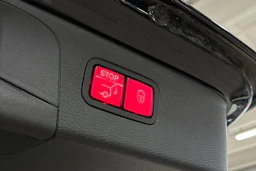 Musta Mercedes-Benz GLC 2021 kuva 32.