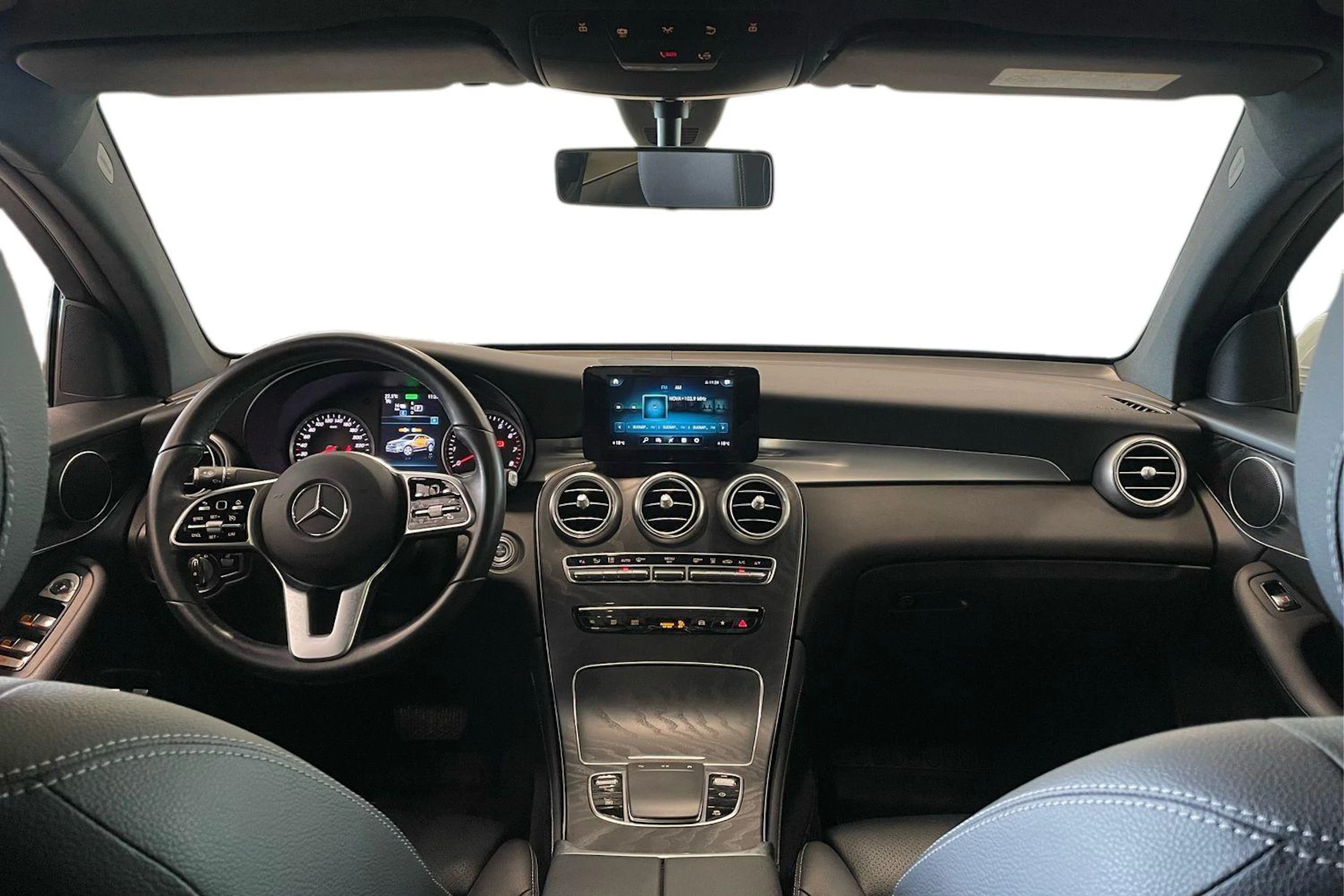 valkoinen Mercedes-Benz GLC 2020 kuva 7.