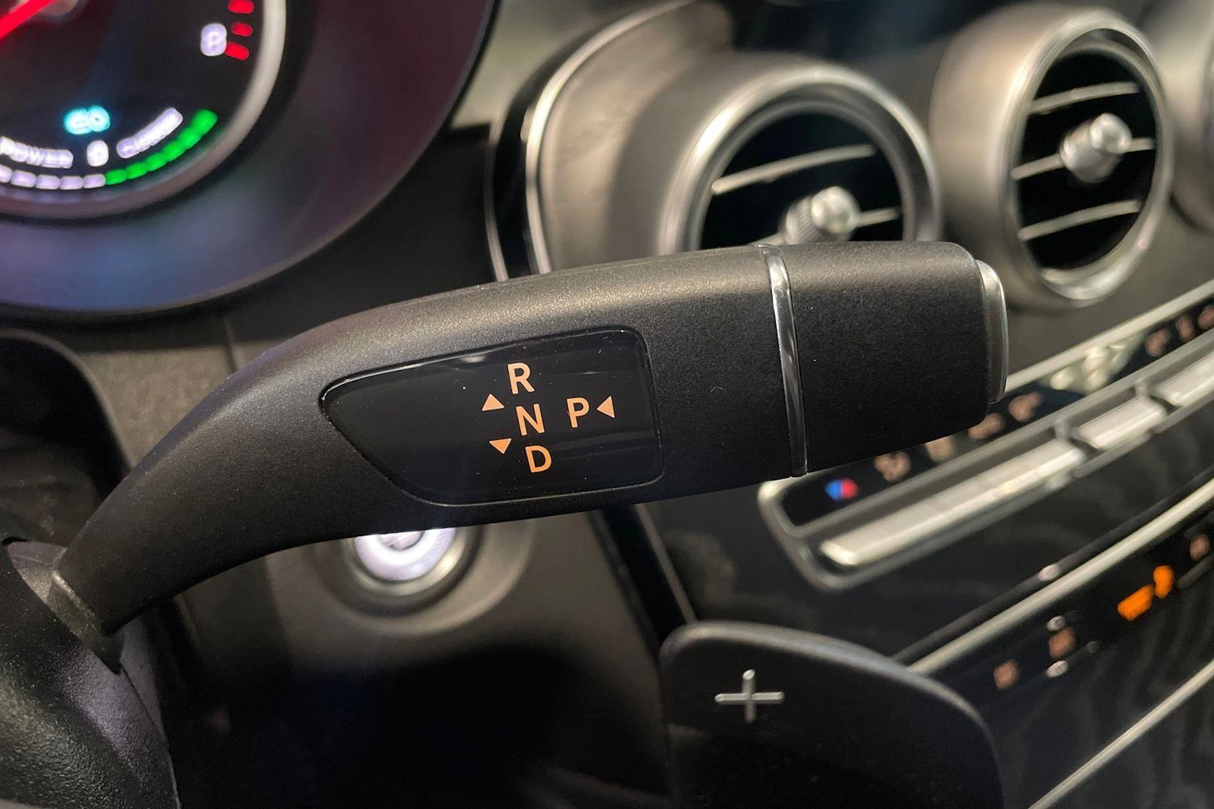 valkoinen Mercedes-Benz GLC 2020 kuva 17.