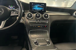 valkoinen Mercedes-Benz GLC 2020 kuva 21.
