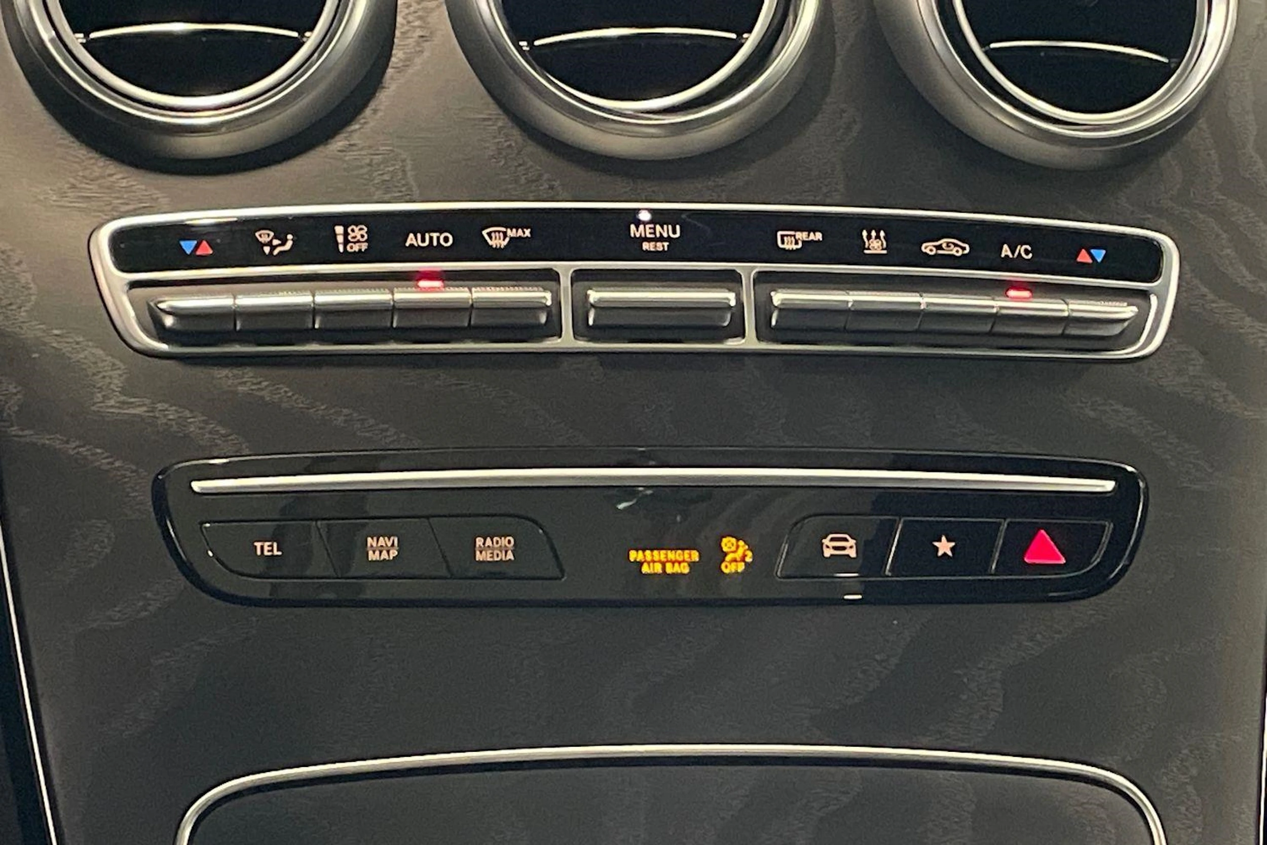valkoinen Mercedes-Benz GLC 2020 kuva 22.