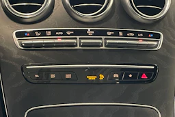 valkoinen Mercedes-Benz GLC 2020 kuva 22.