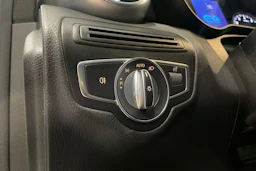 valkoinen Mercedes-Benz GLC 2020 kuva 32.