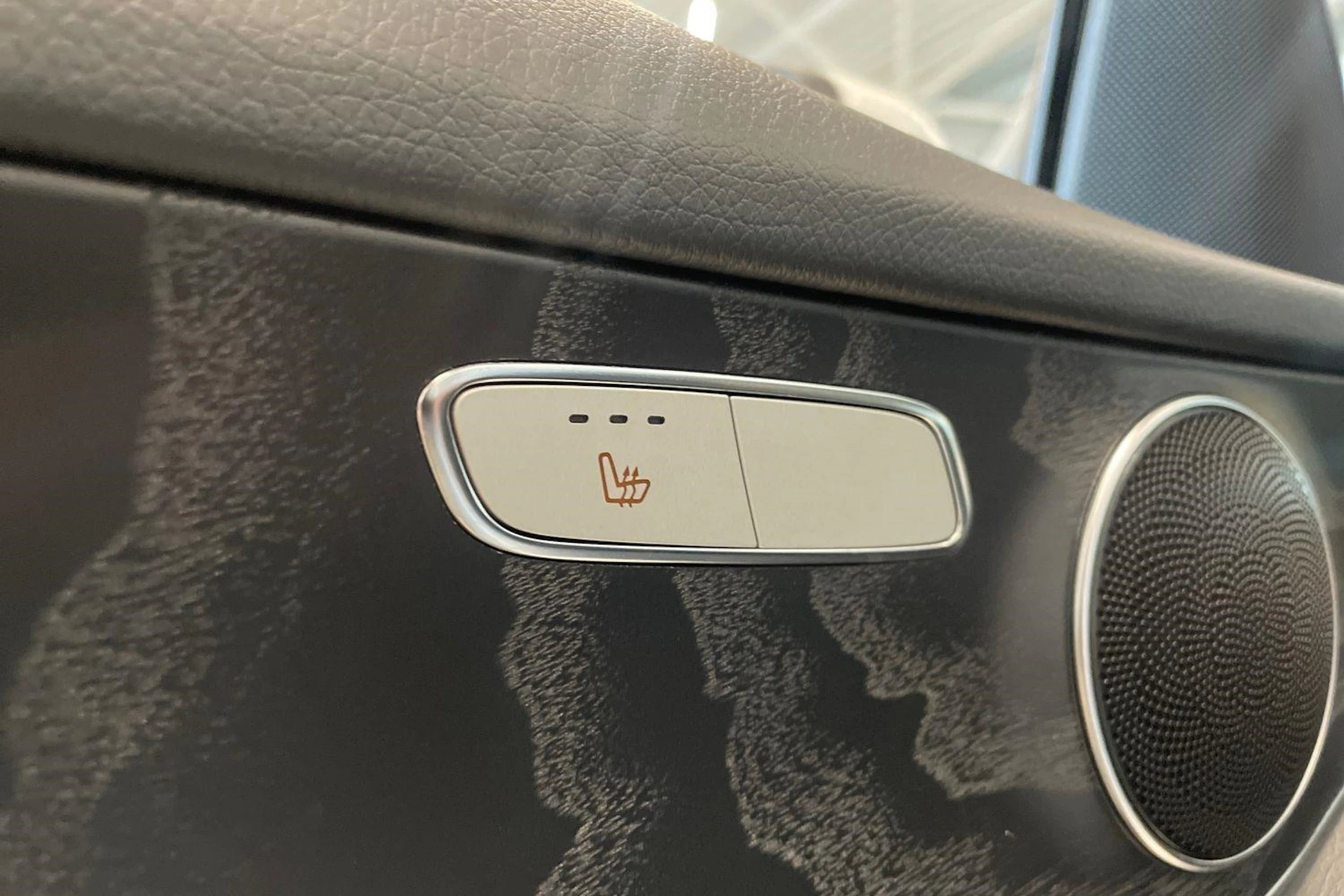 valkoinen Mercedes-Benz GLC 2020 kuva 33.