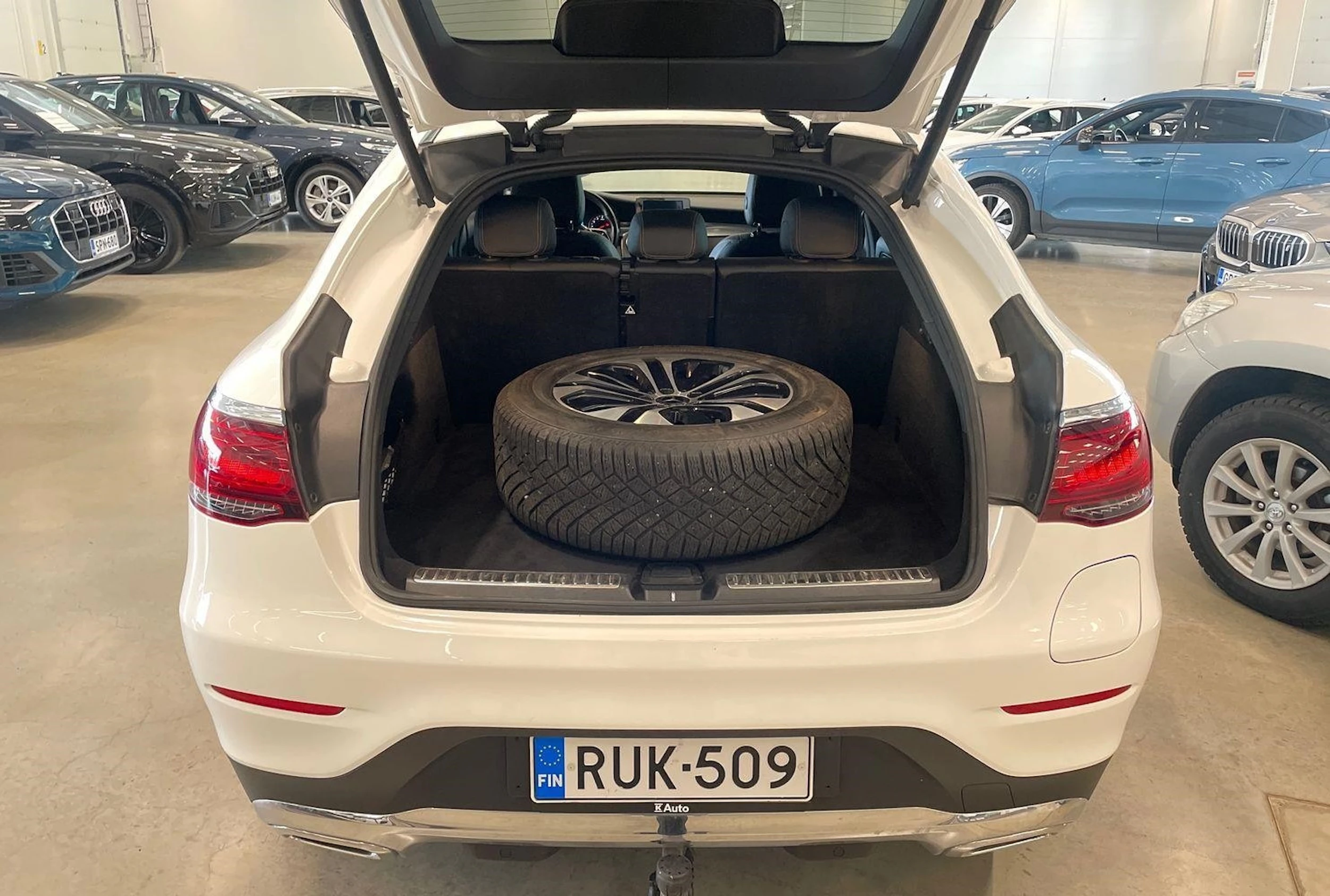 valkoinen Mercedes-Benz GLC 2020 kuva 36.