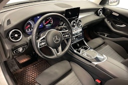 Valkoinen Mercedes-Benz GLC 2020 kuva 7.