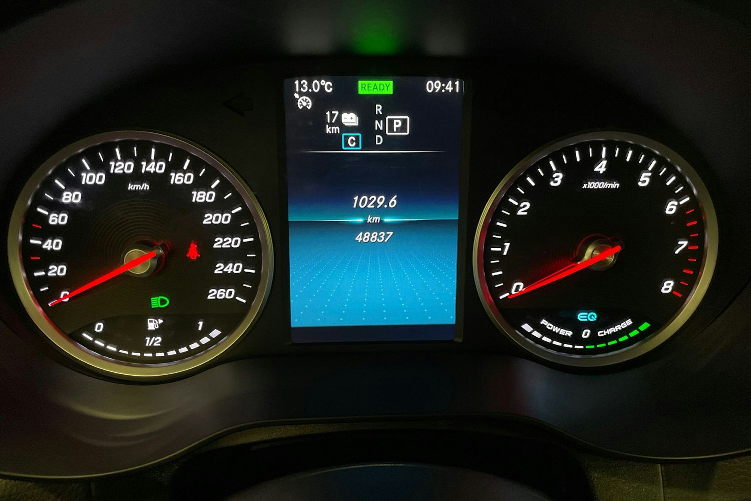 Valkoinen Mercedes-Benz GLC 2020 kuva 24.