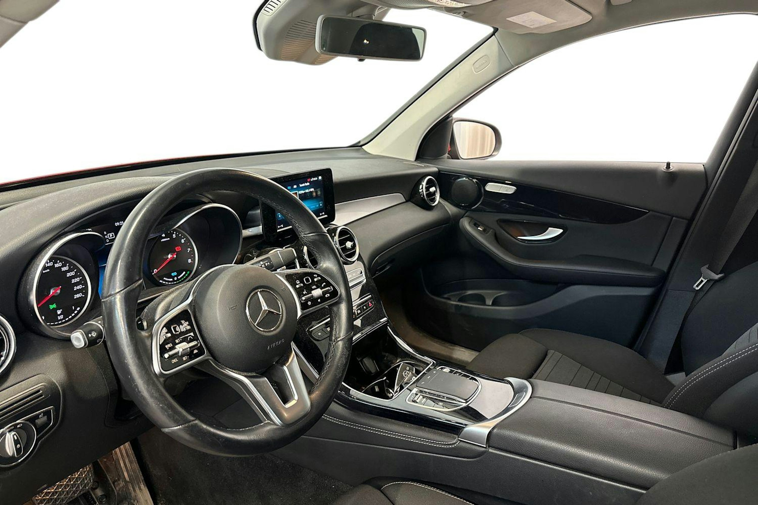 punainen Mercedes-Benz GLC 2020 kuva 3.
