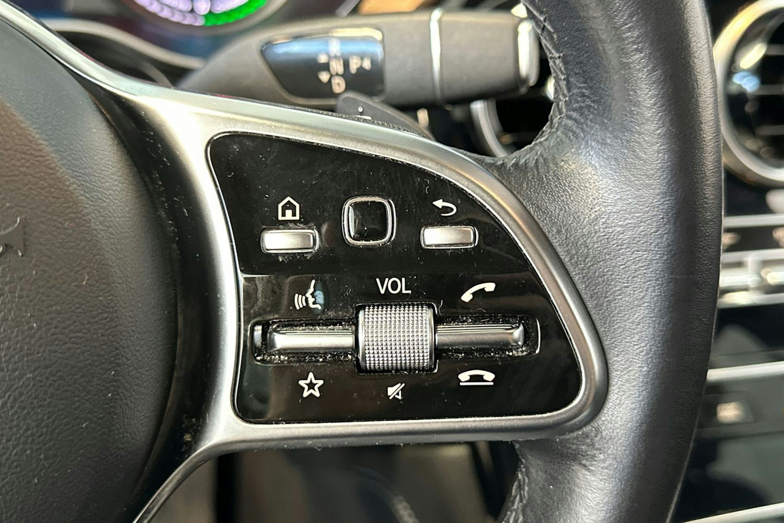 punainen Mercedes-Benz GLC 2020 kuva 21.