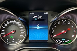 punainen Mercedes-Benz GLC 2020 kuva 22.
