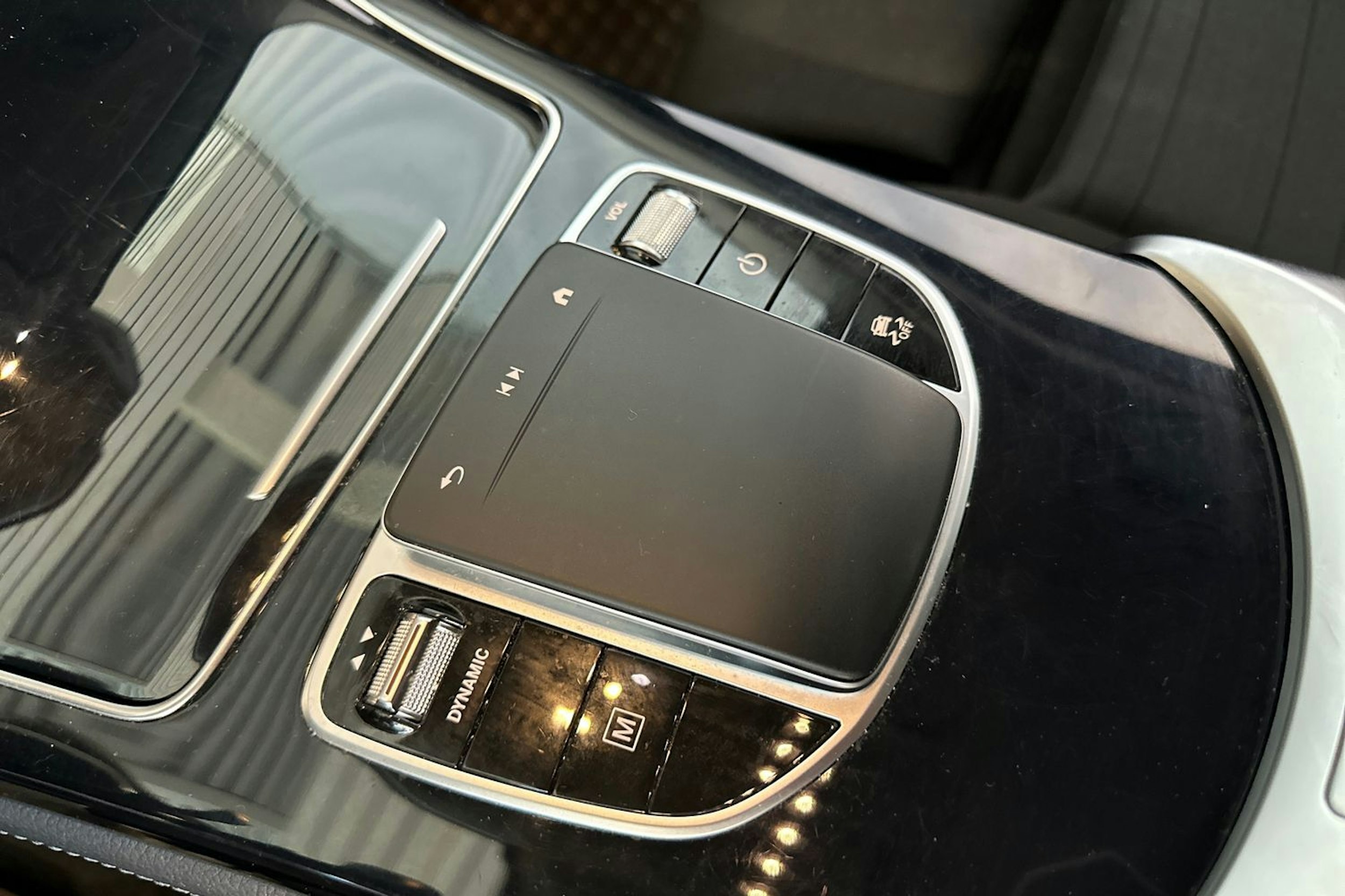 punainen Mercedes-Benz GLC 2020 kuva 23.