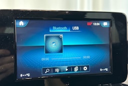 punainen Mercedes-Benz GLC 2020 kuva 26.