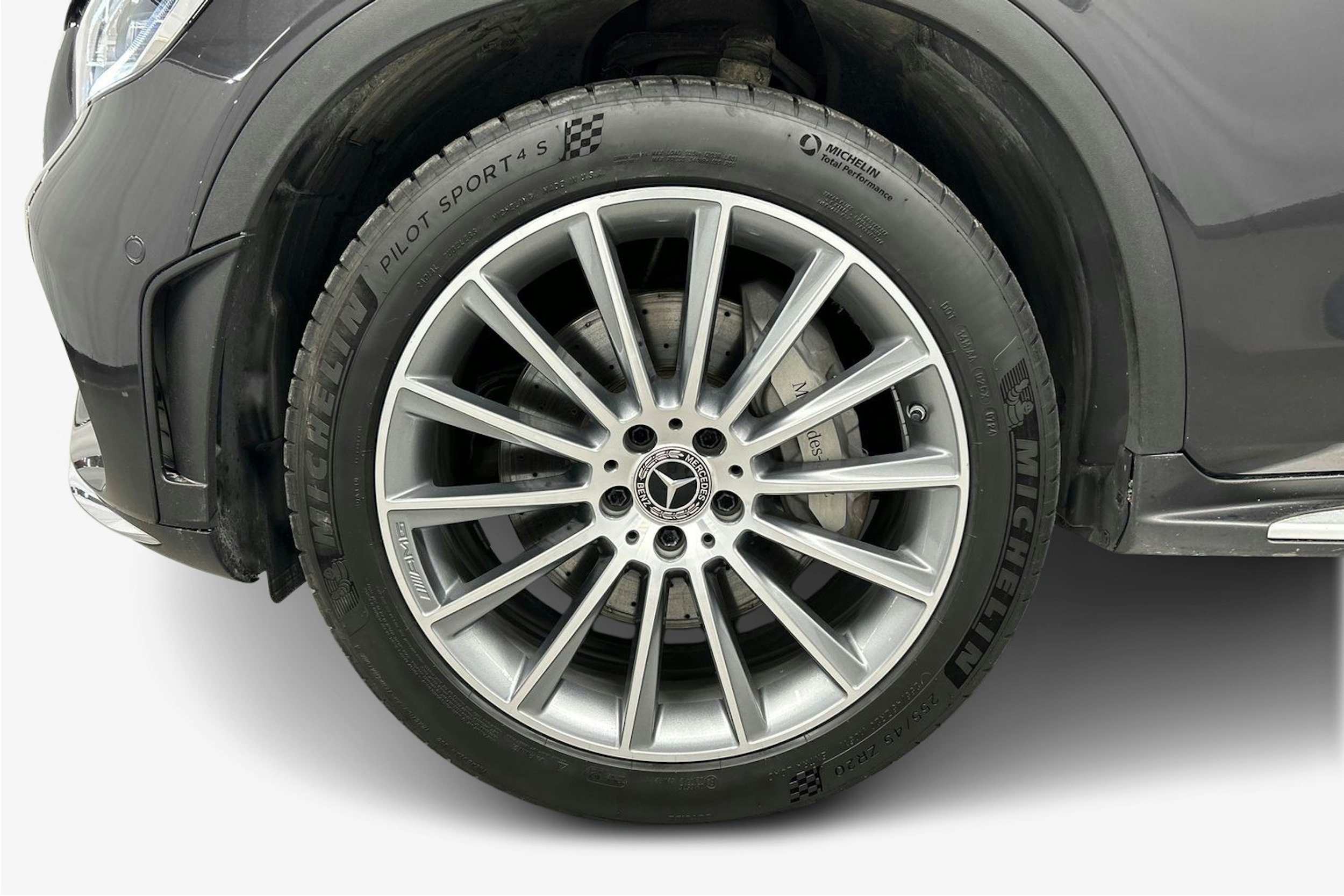 harmaa Mercedes-Benz GLC 2020 kuva 11.