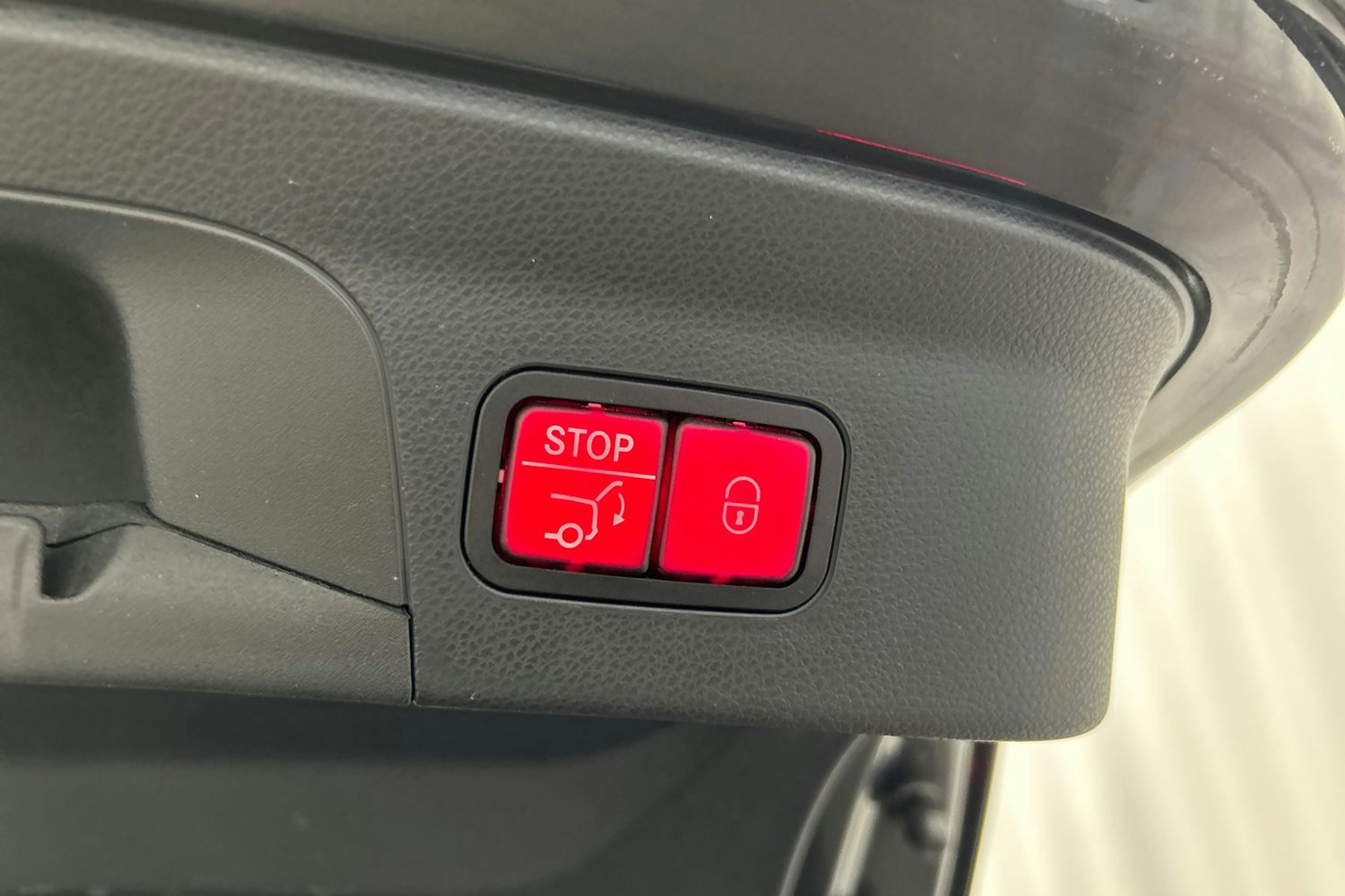 harmaa Mercedes-Benz GLC 2020 kuva 15.