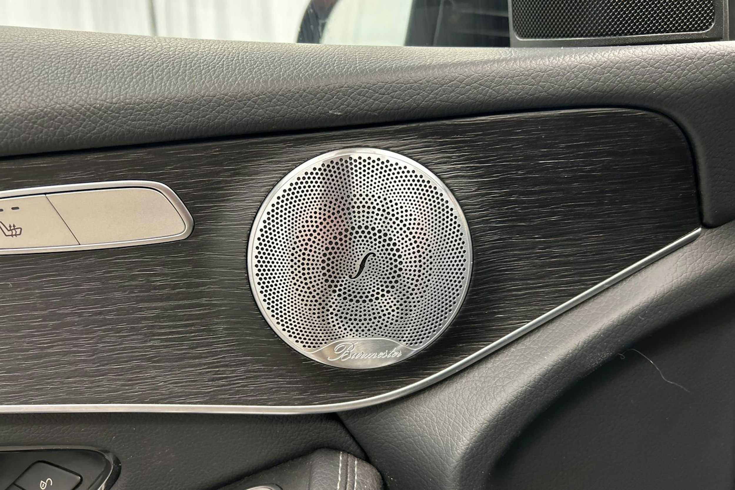 harmaa Mercedes-Benz GLC 2020 kuva 20.