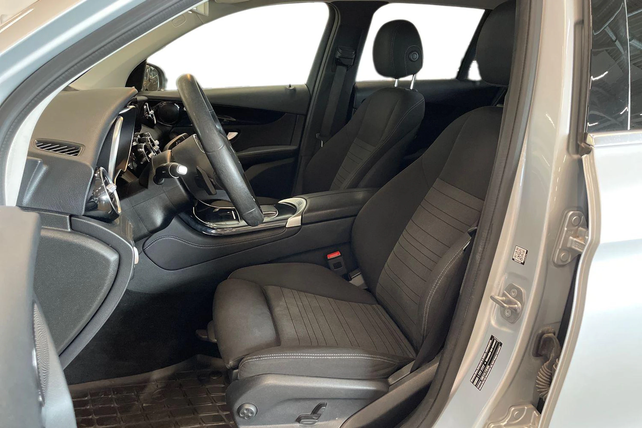 harmaa Mercedes-Benz GLC 2020 kuva 6.