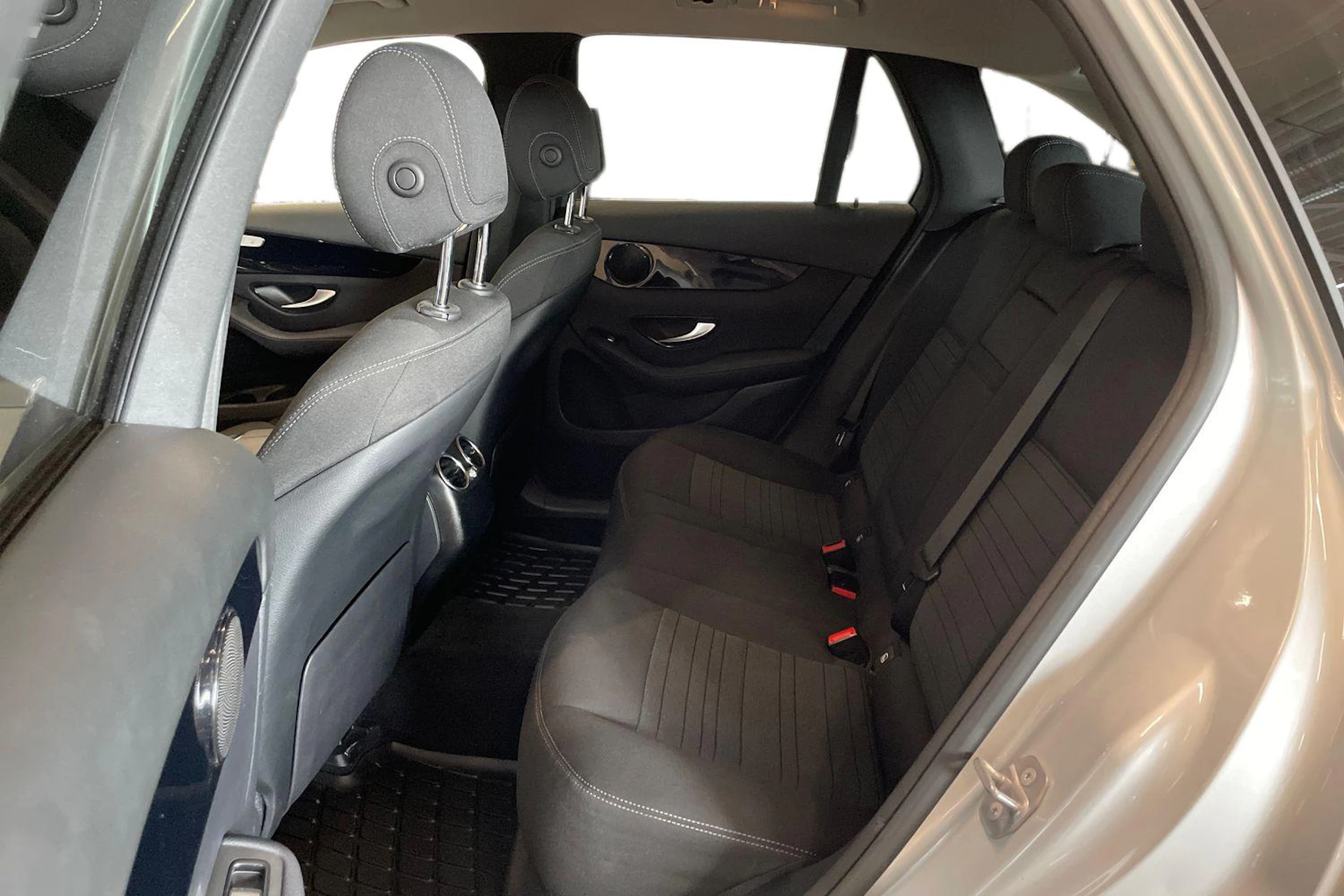 harmaa Mercedes-Benz GLC 2020 kuva 8.