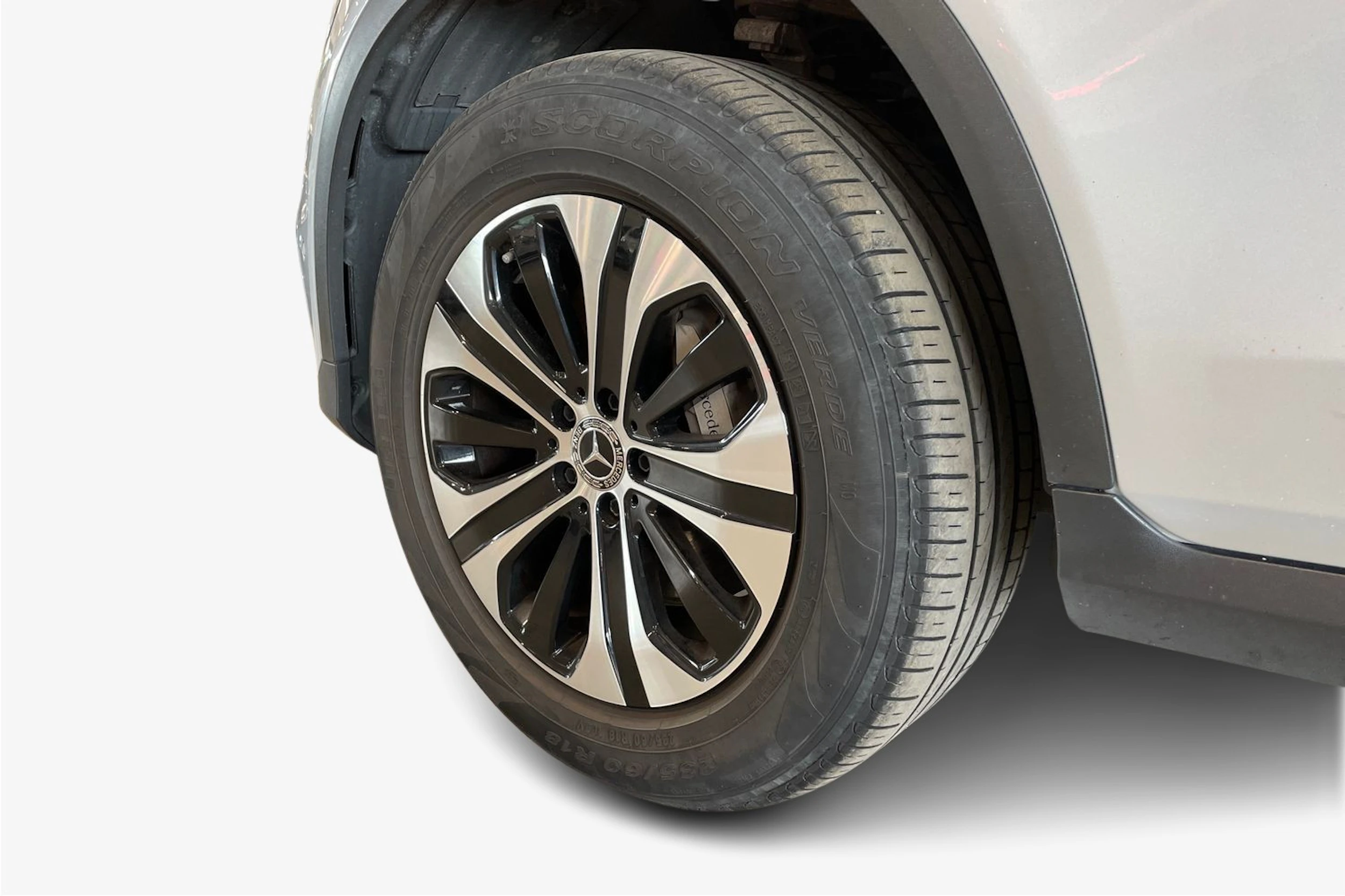harmaa Mercedes-Benz GLC 2020 kuva 9.