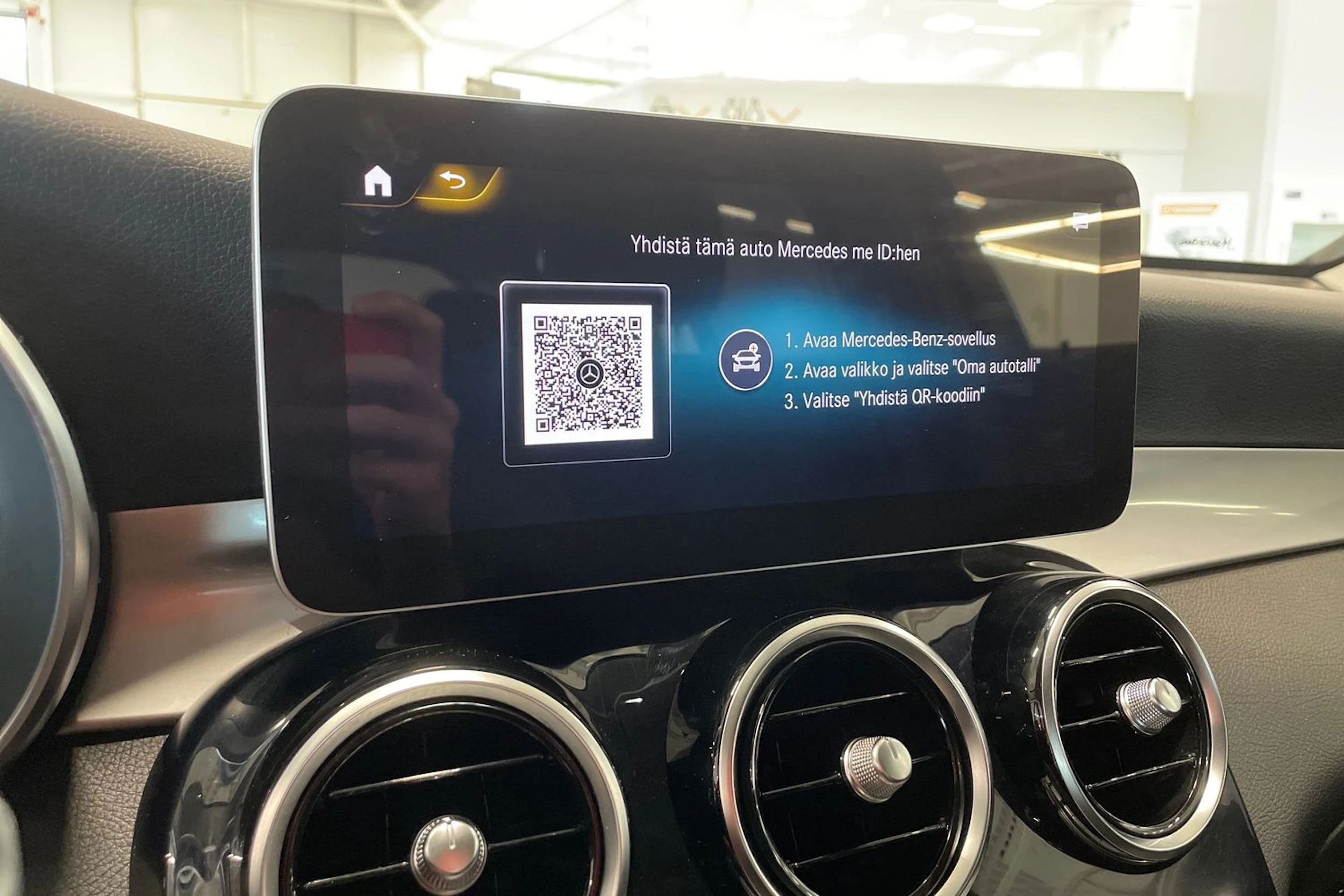 harmaa Mercedes-Benz GLC 2020 kuva 22.