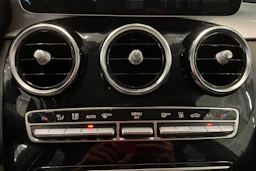 harmaa Mercedes-Benz GLC 2020 kuva 24.