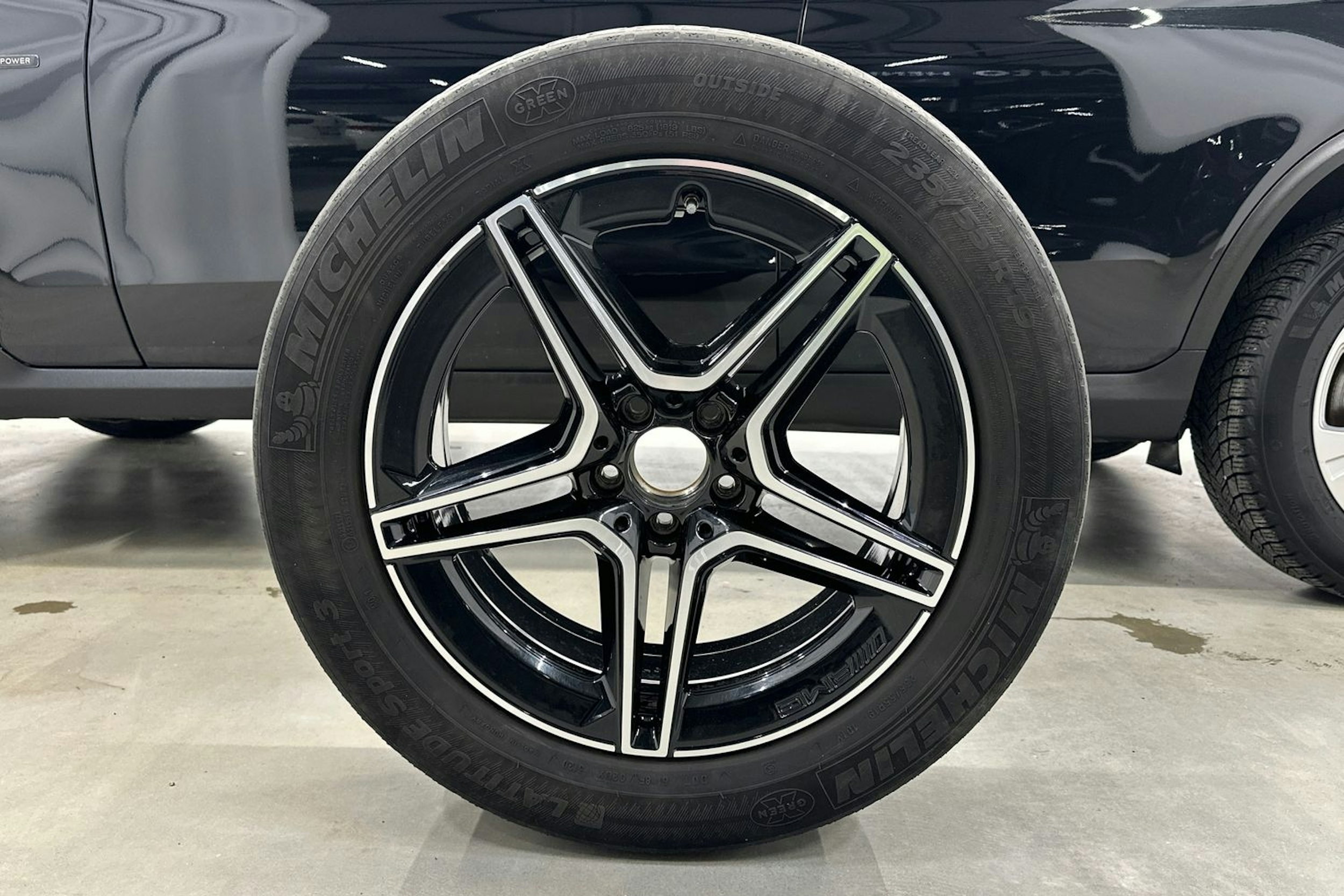 Musta Mercedes-Benz GLC 2020 kuva 13.