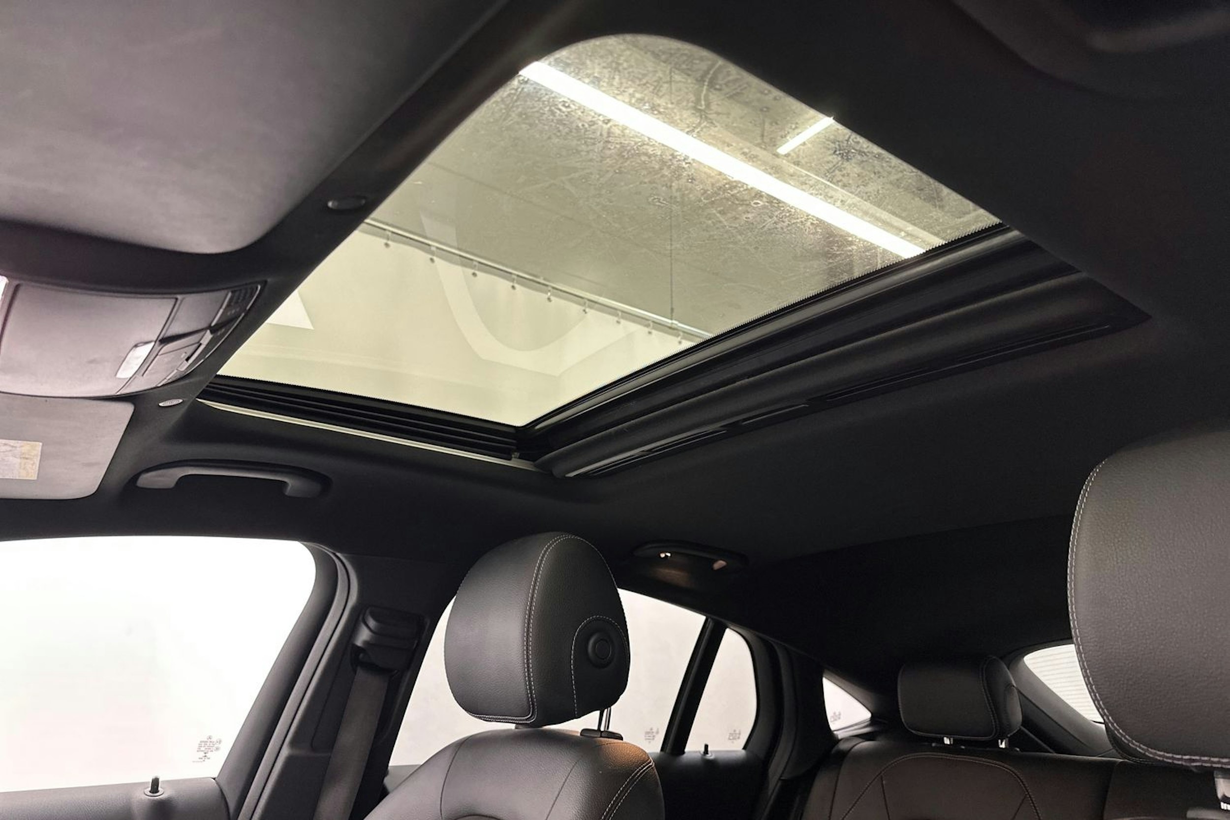 Musta Mercedes-Benz GLC 2020 kuva 29.