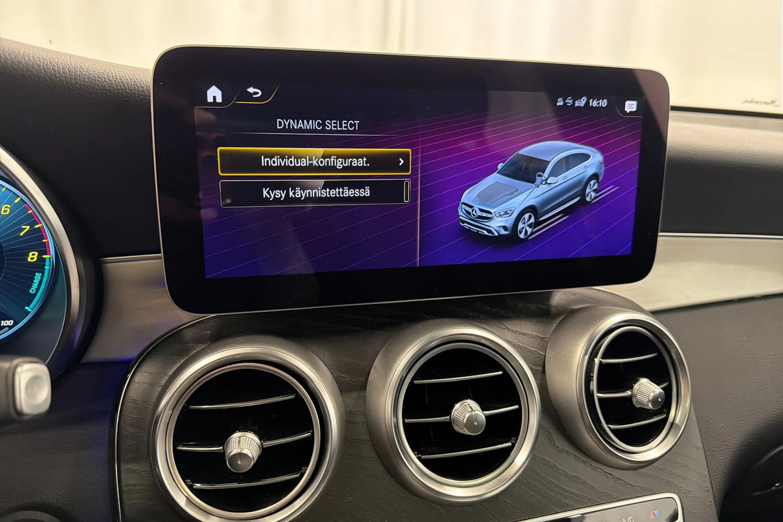 Musta Mercedes-Benz GLC 2020 kuva 38.