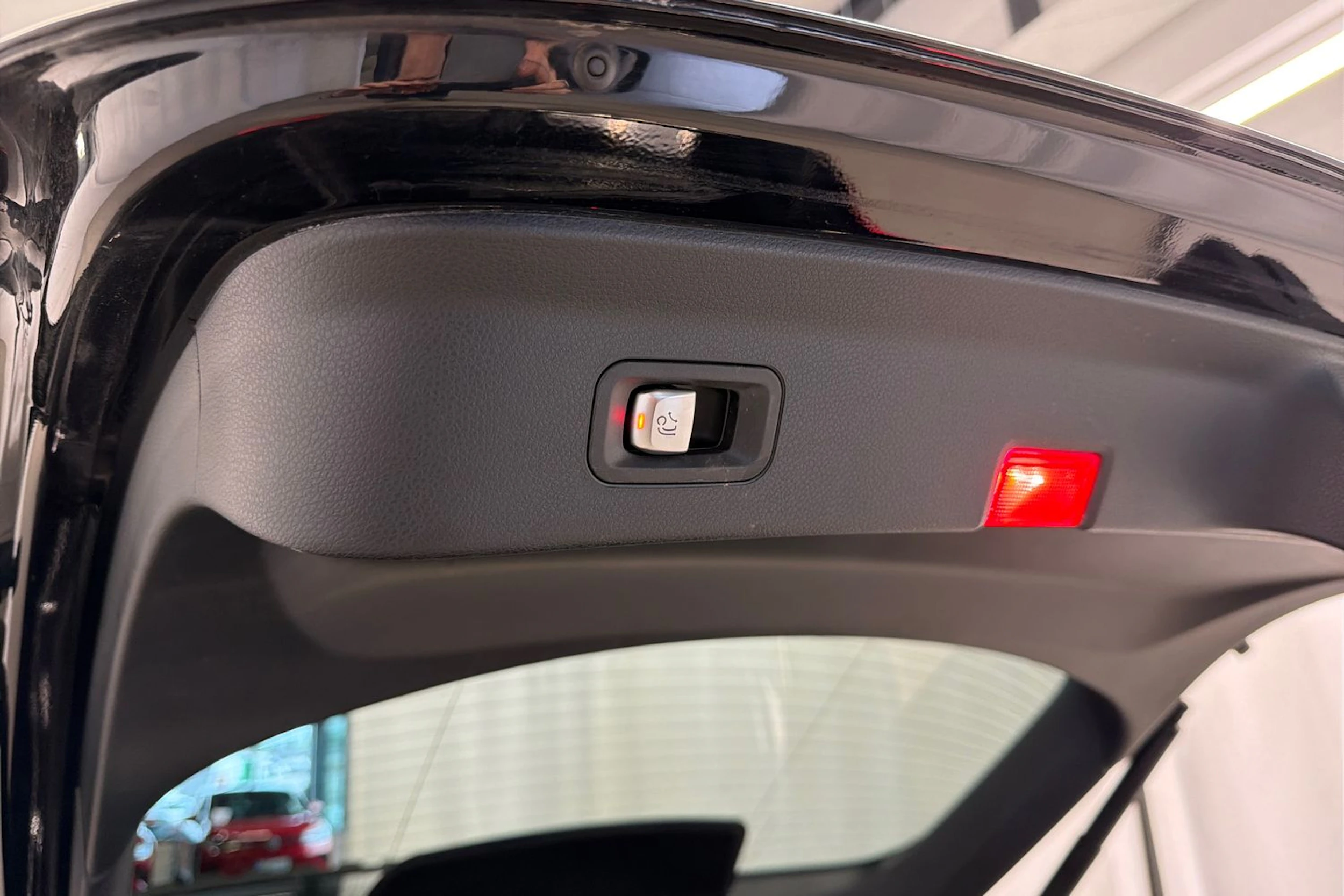 Musta Mercedes-Benz GLC 2020 kuva 44.