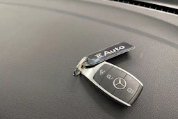 Musta Mercedes-Benz GLC 2020 kuva 48.