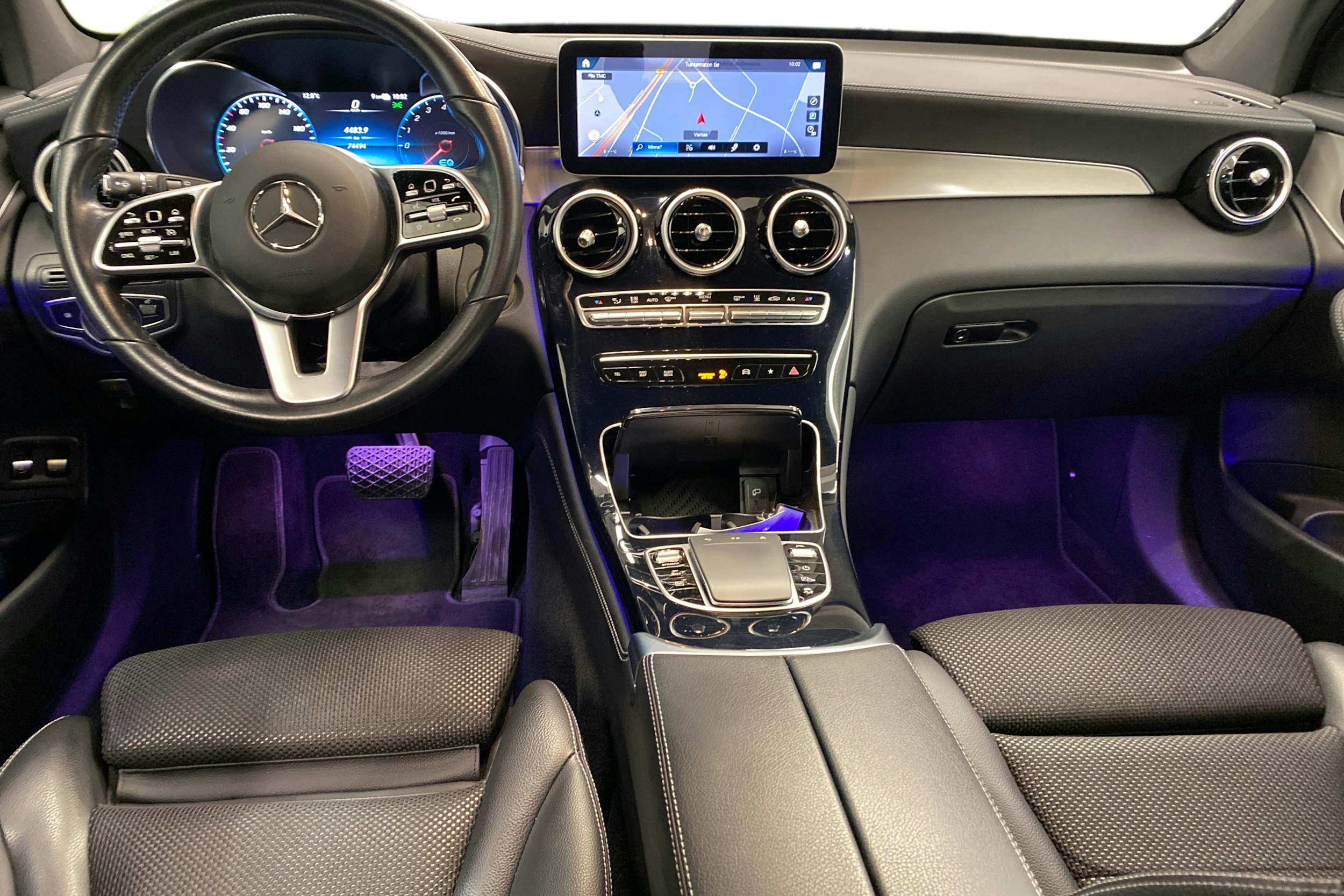 Sininen Mercedes-Benz GLC 2020 kuva 9.