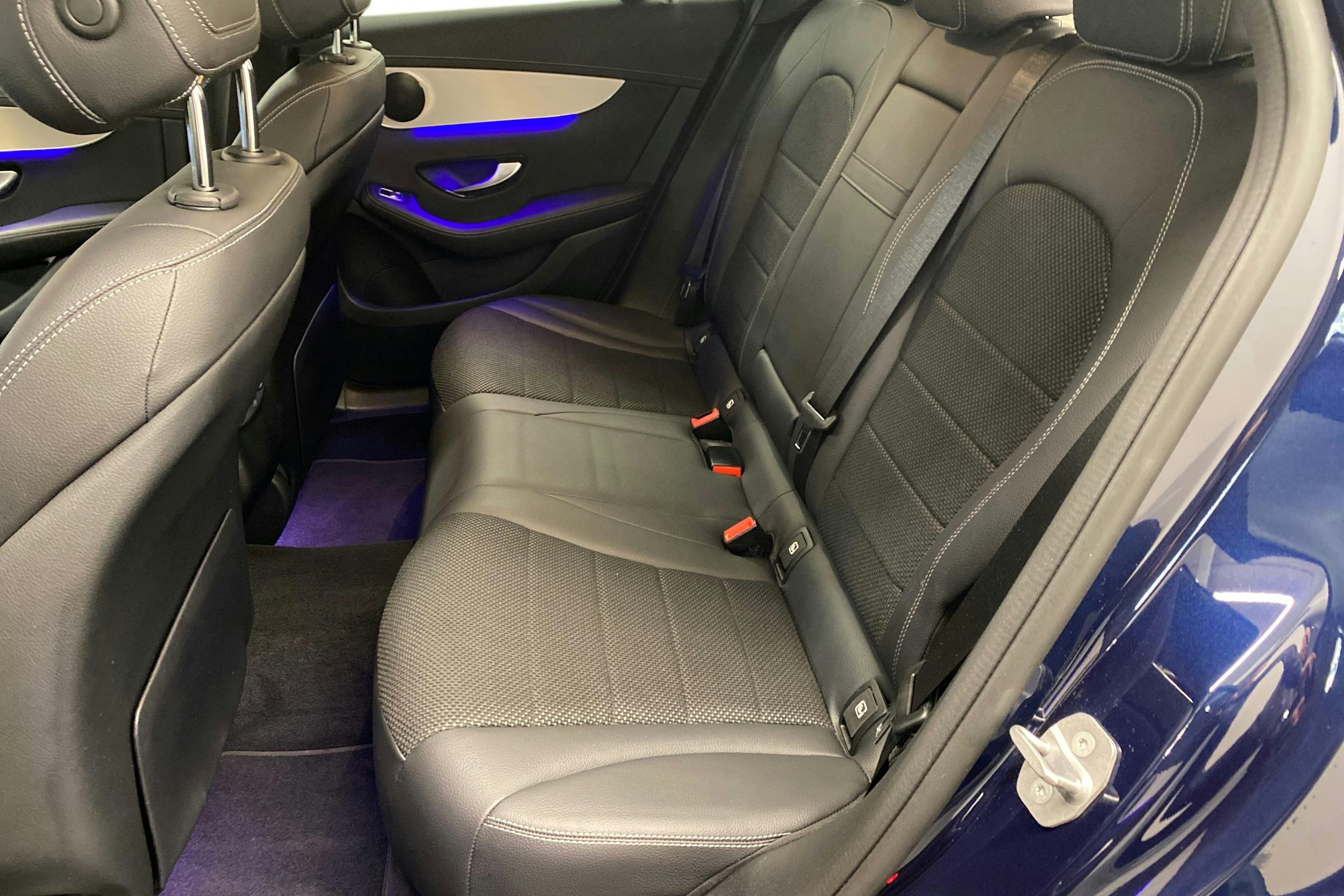 Sininen Mercedes-Benz GLC 2020 kuva 10.