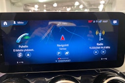 Sininen Mercedes-Benz GLC 2020 kuva 26.