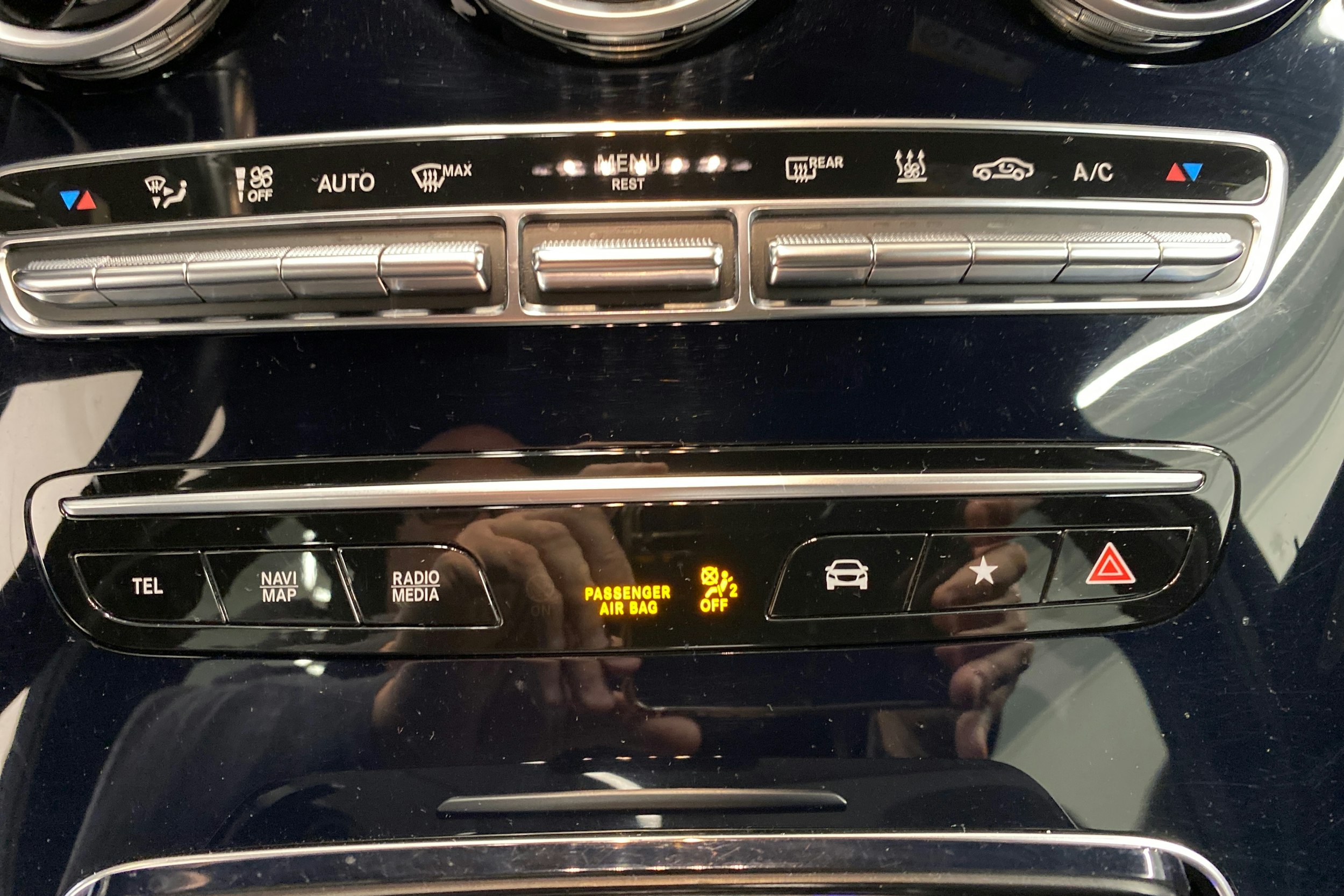 Sininen Mercedes-Benz GLC 2020 kuva 27.