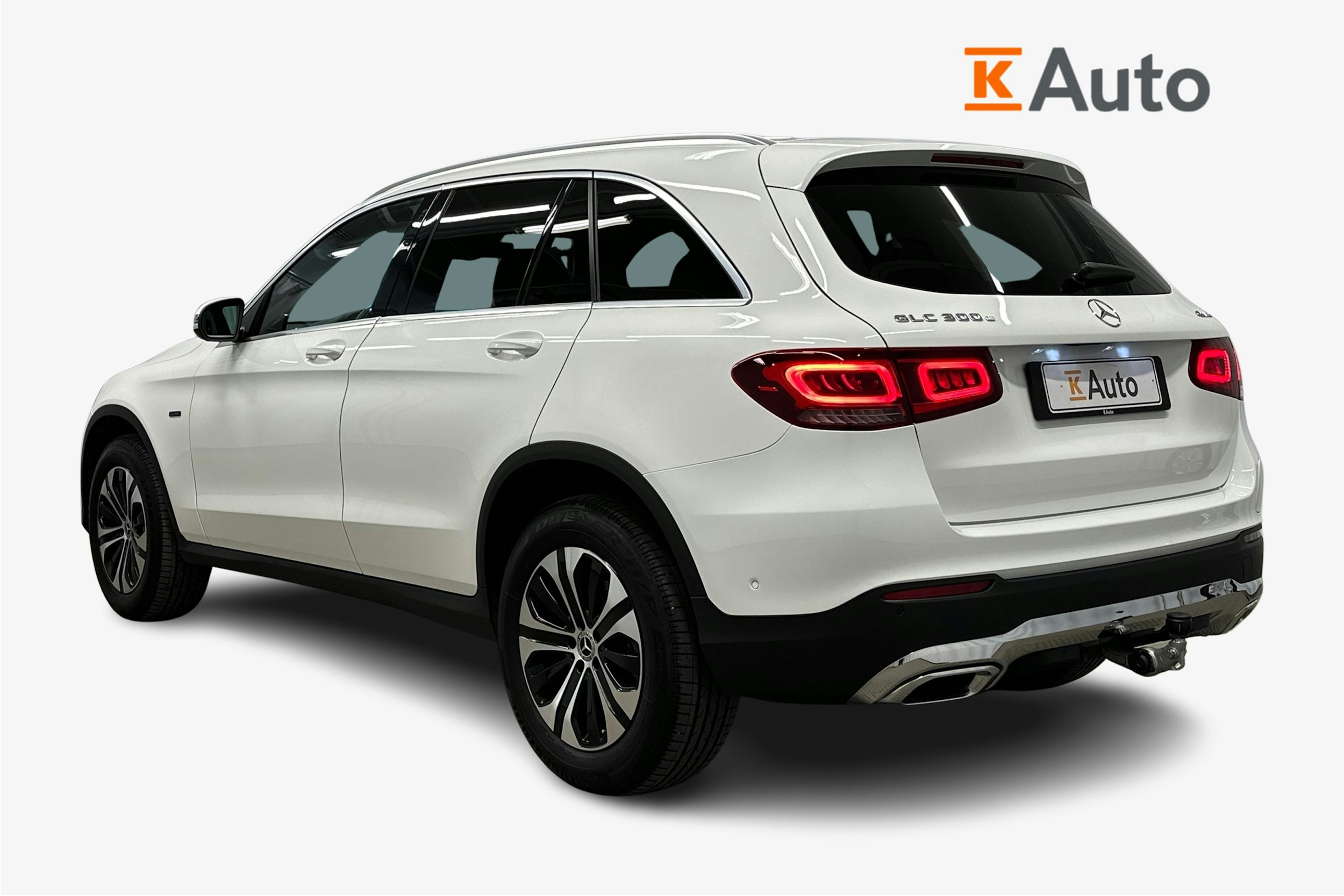 valkoinen Mercedes-Benz GLC 2021 kuva 2.