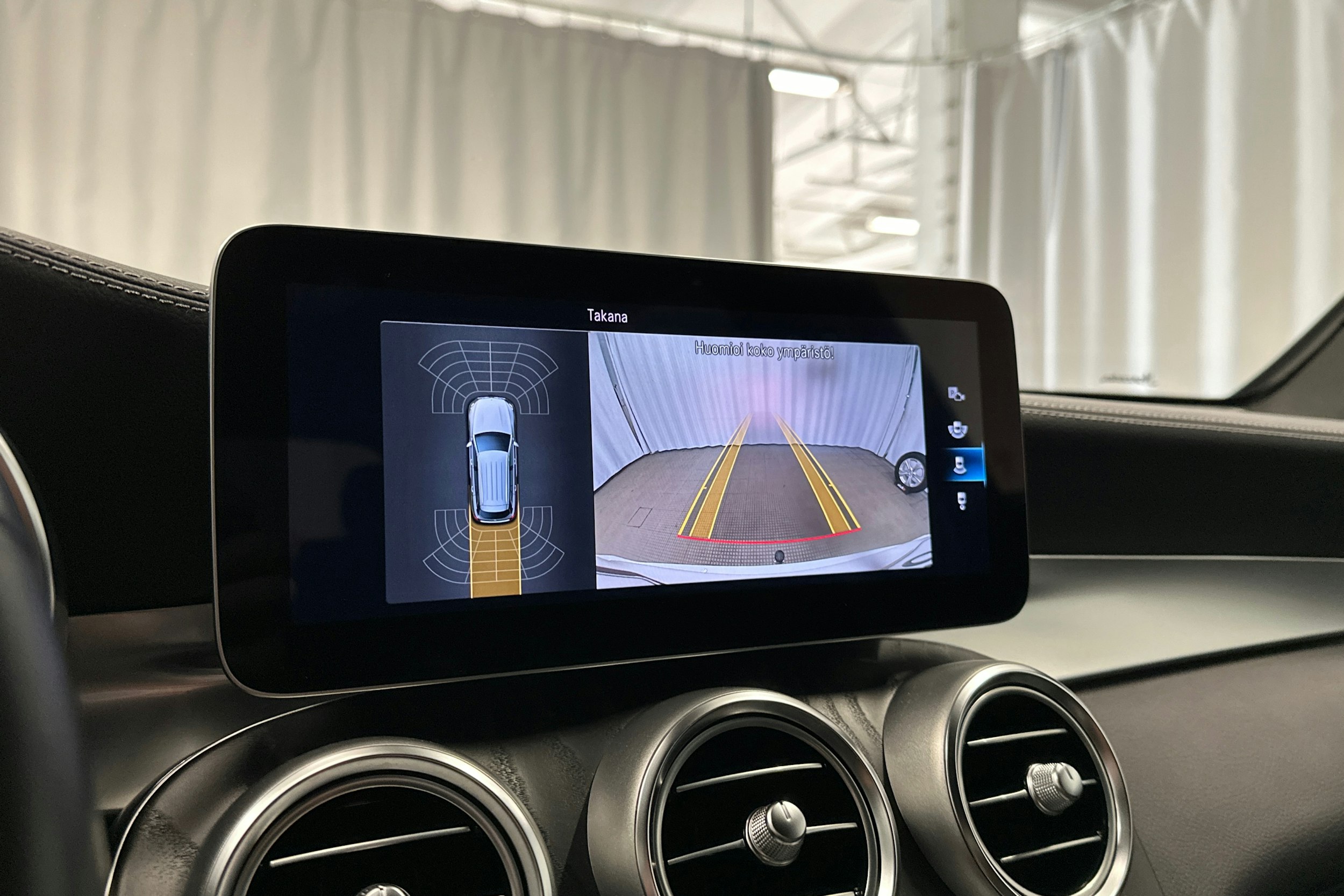 valkoinen Mercedes-Benz GLC 2021 kuva 18.