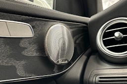 valkoinen Mercedes-Benz GLC 2021 kuva 23.