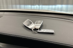 valkoinen Mercedes-Benz GLC 2021 kuva 31.