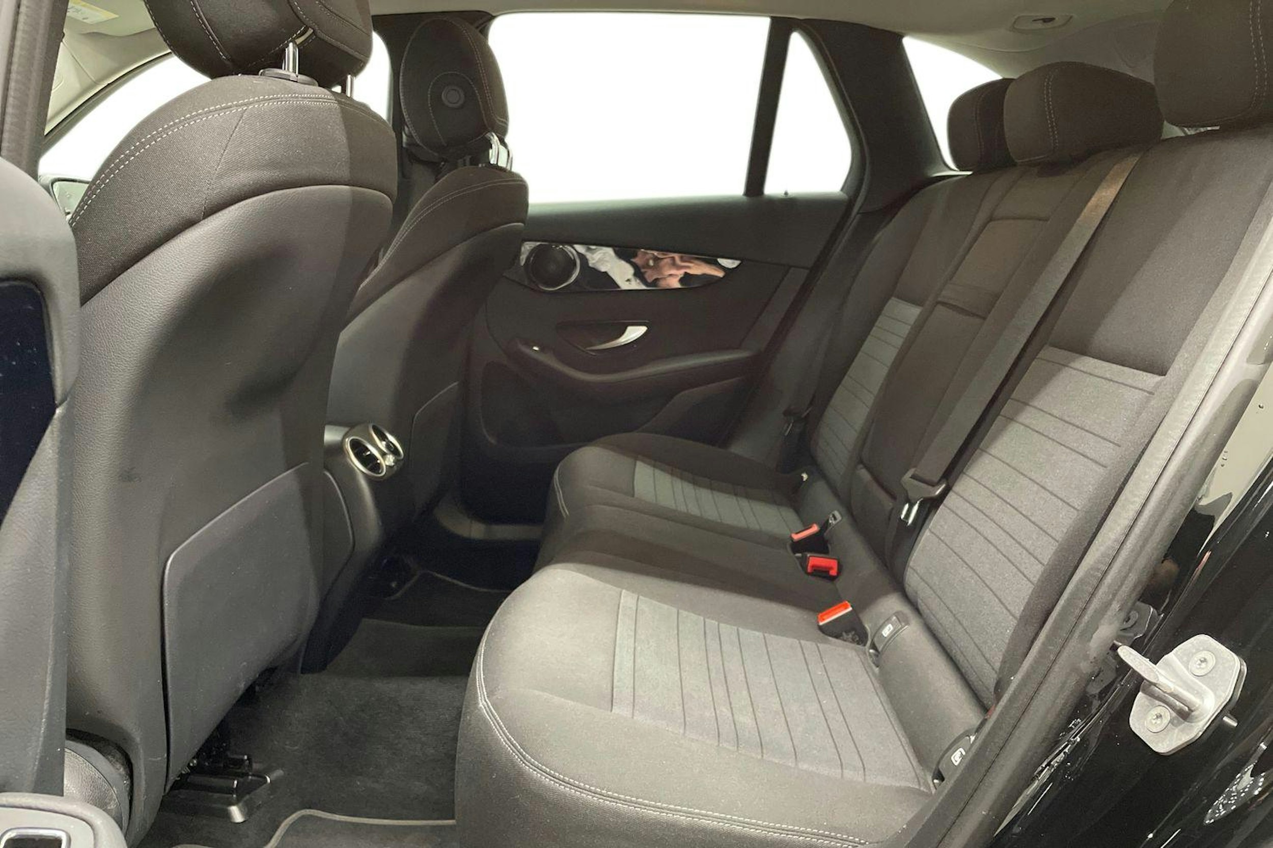 Musta Mercedes-Benz GLC 2021 kuva 10.