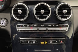 Musta Mercedes-Benz GLC 2021 kuva 17.