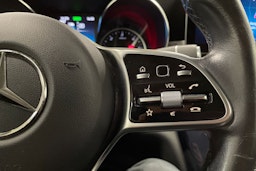 Musta Mercedes-Benz GLC 2021 kuva 21.