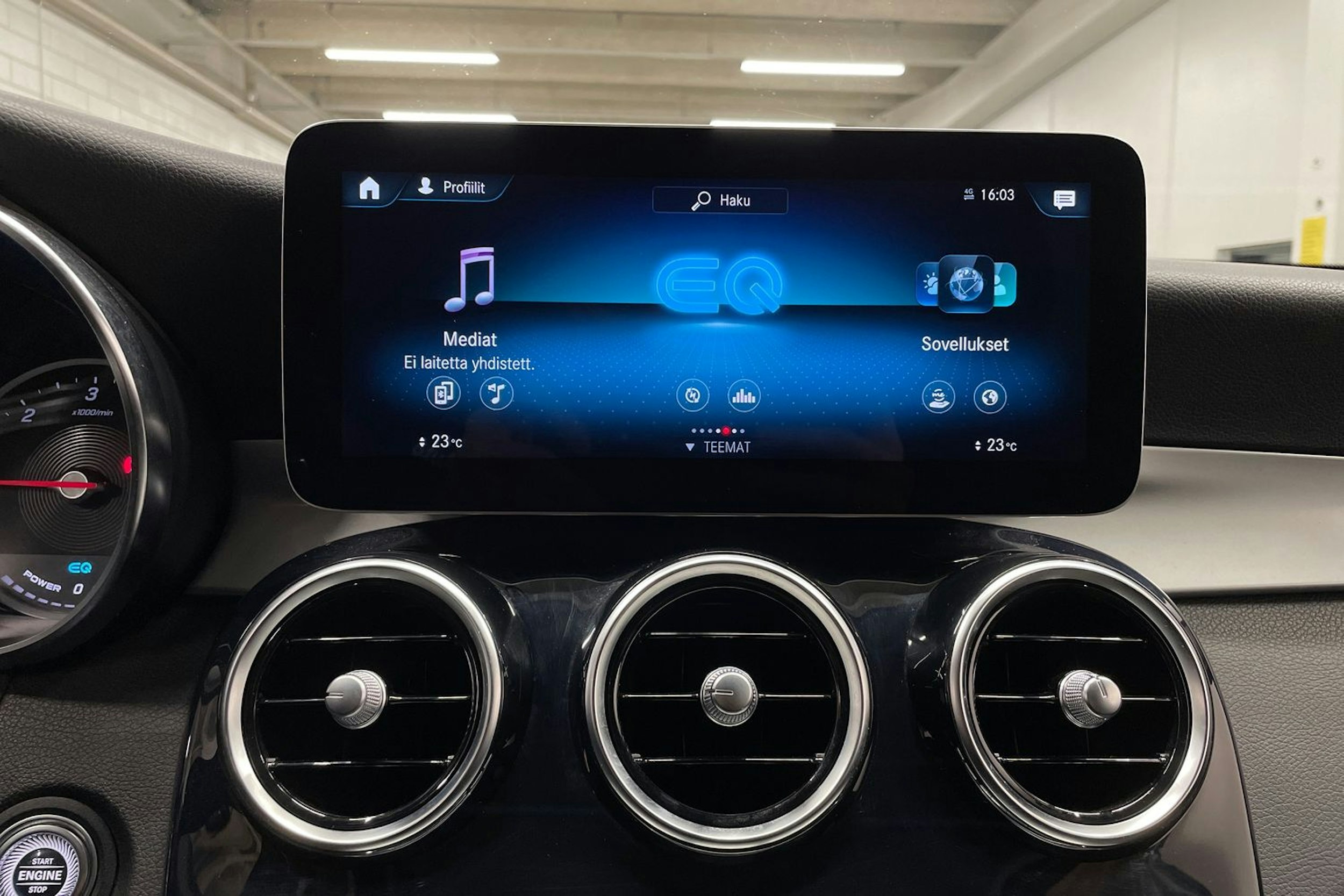 Musta Mercedes-Benz GLC 2021 kuva 22.