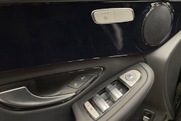 Musta Mercedes-Benz GLC 2021 kuva 29.