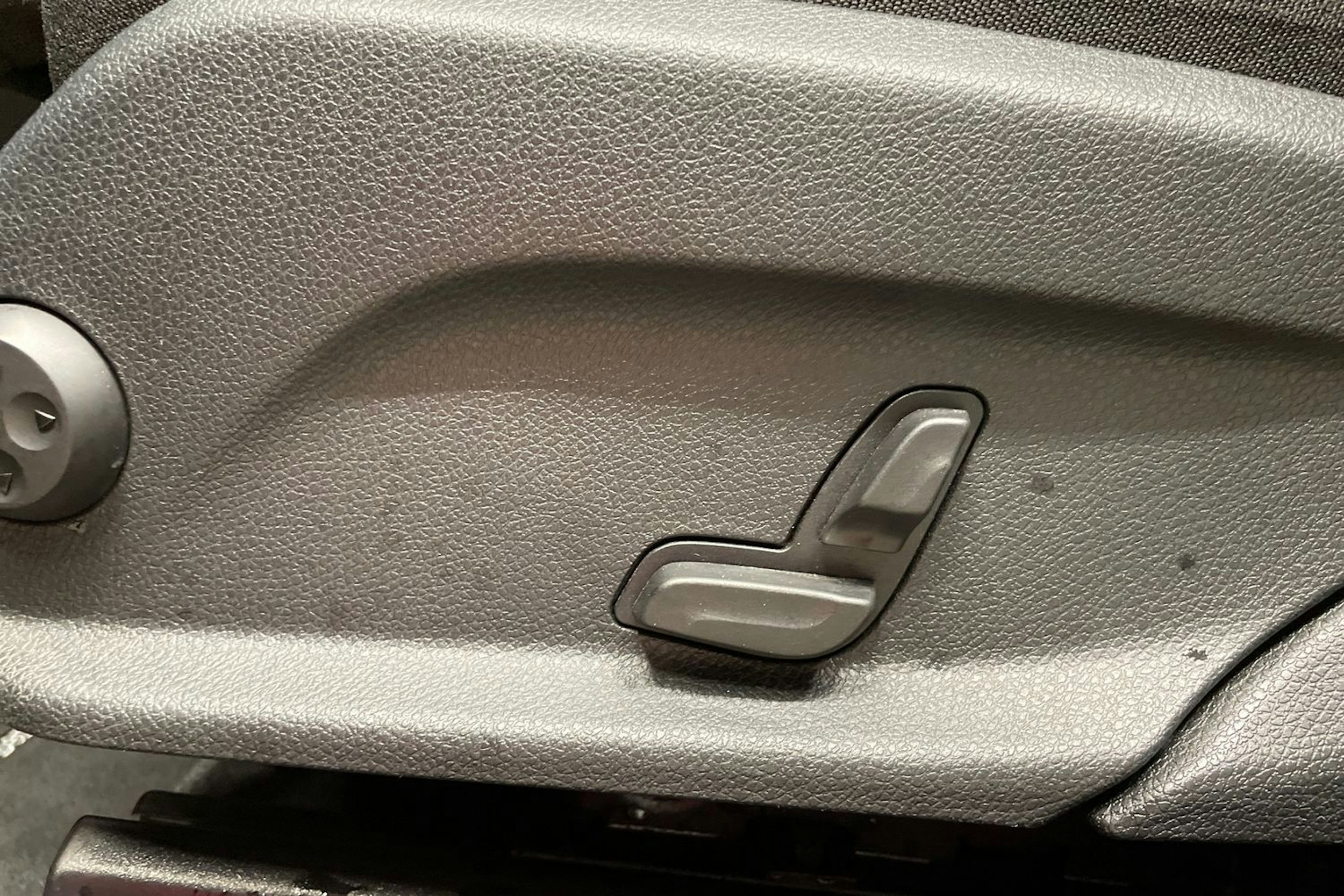 Musta Mercedes-Benz GLC 2021 kuva 30.