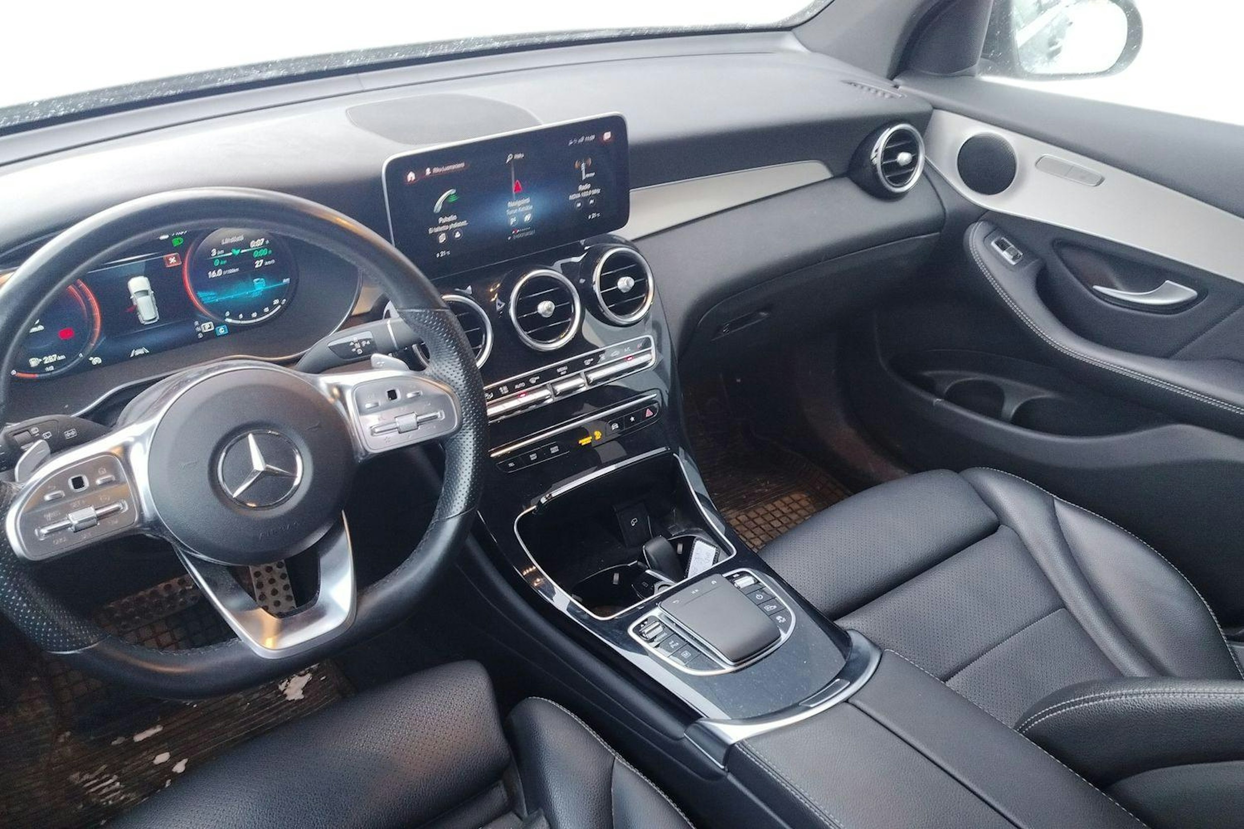 harmaa Mercedes-Benz GLC 2021 kuva 3.