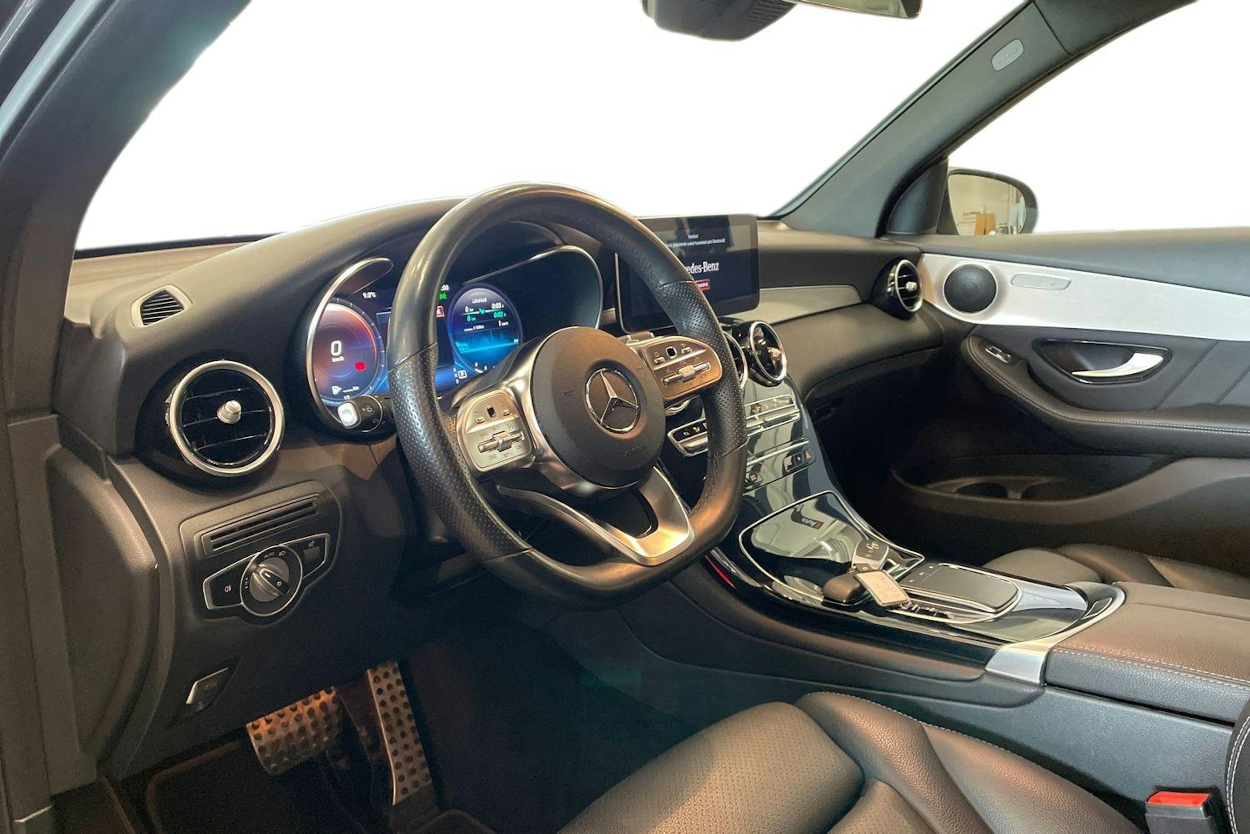 harmaa Mercedes-Benz GLC 2021 kuva 7.