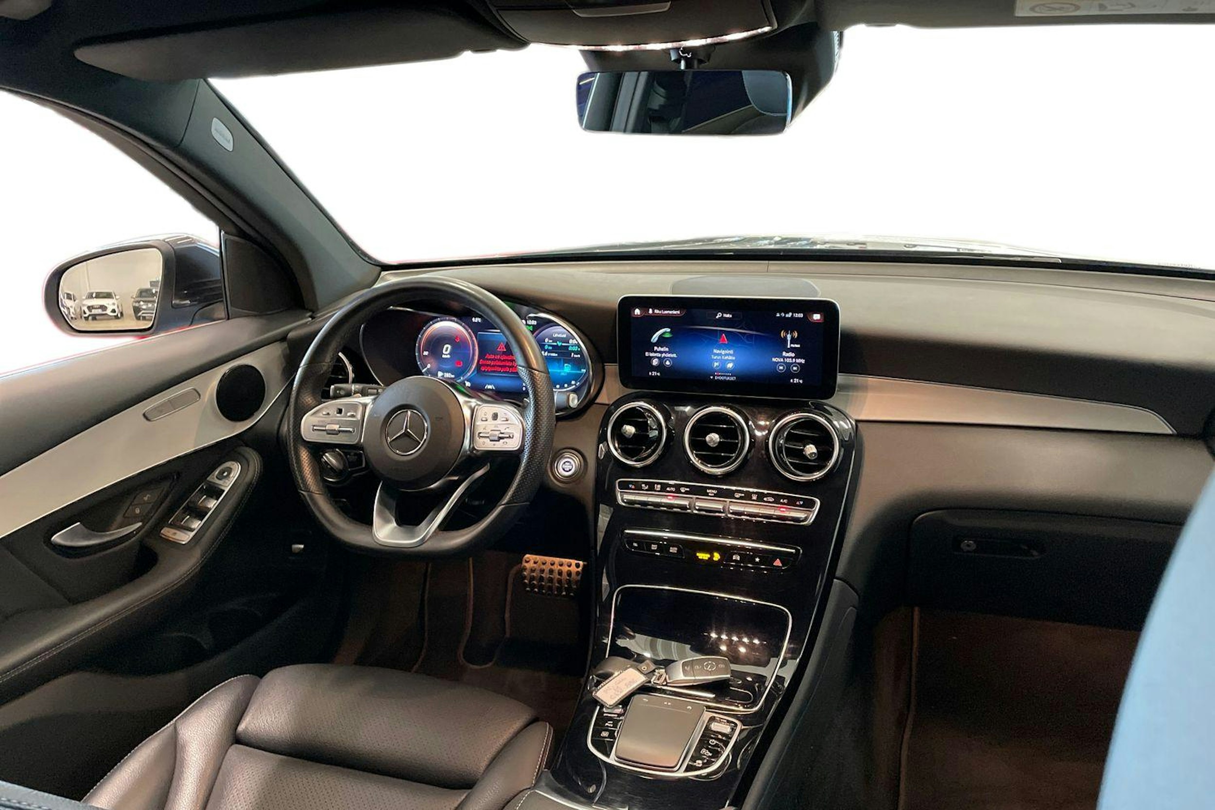 harmaa Mercedes-Benz GLC 2021 kuva 9.