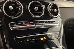 harmaa Mercedes-Benz GLC 2021 kuva 34.