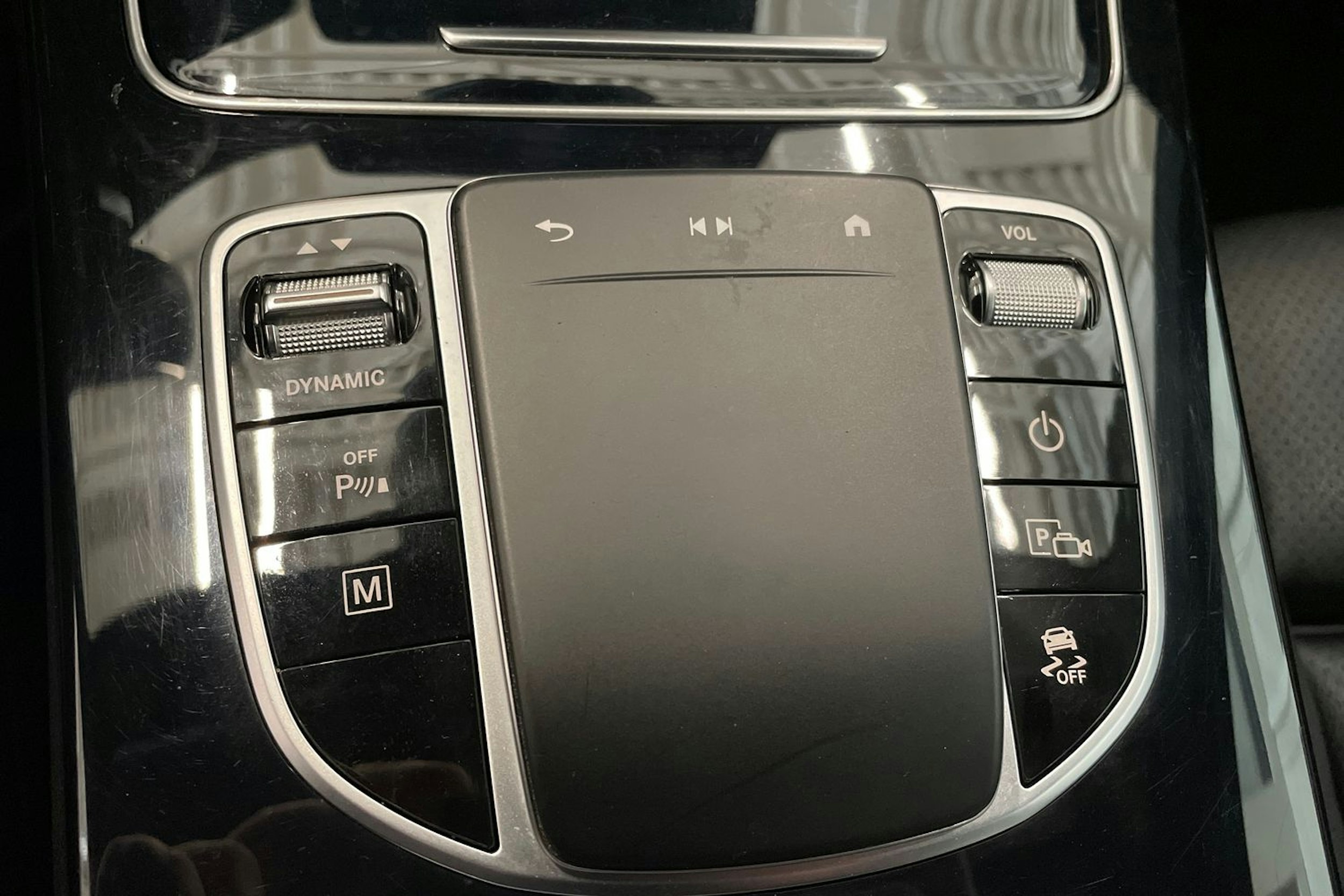 harmaa Mercedes-Benz GLC 2021 kuva 35.