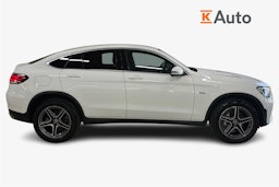 Valkoinen Mercedes-Benz GLC 2021 kuva 6.